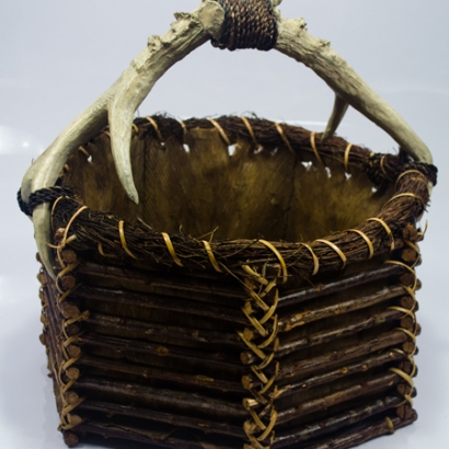 ATB-08S_7-Sided Basket with Antler Handle Small